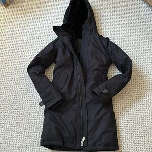 Like New/NWOT Aritzia TNA Summit Parka Goose Down Black Sz XS